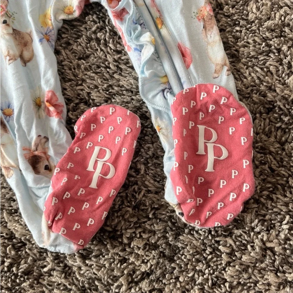 POSH PEANUT Tinsley Jane Bunny Print Ruffled Fitted Footie Pajamas Girls 0-3 MO